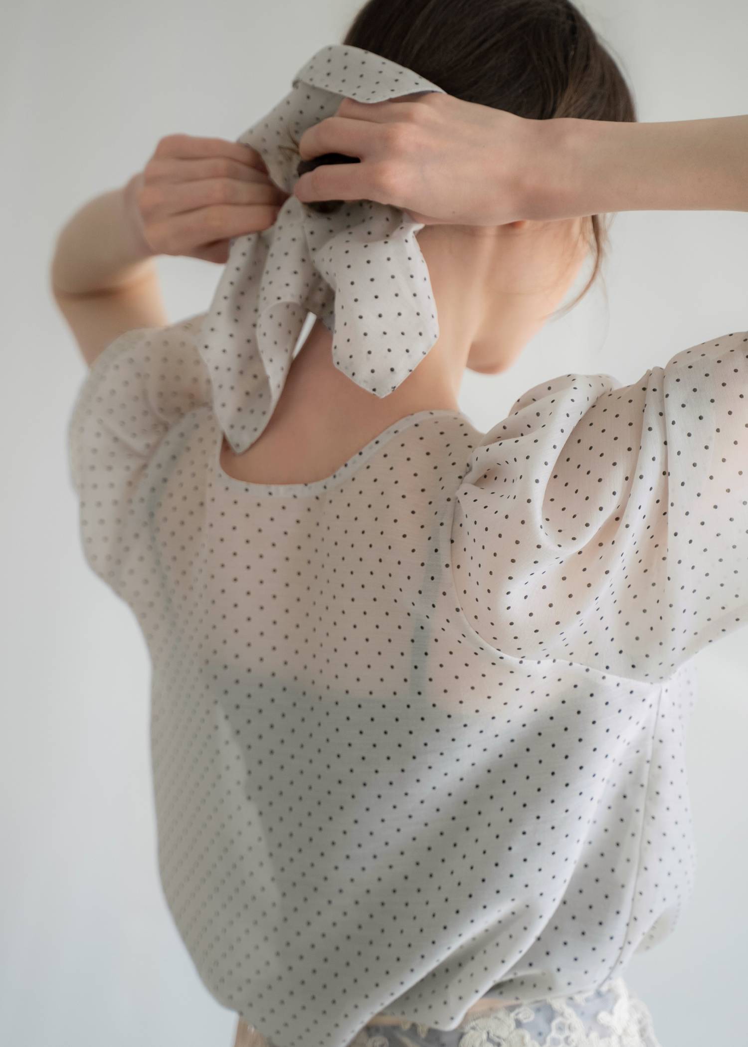 volume sleeve dot scrunchie BL