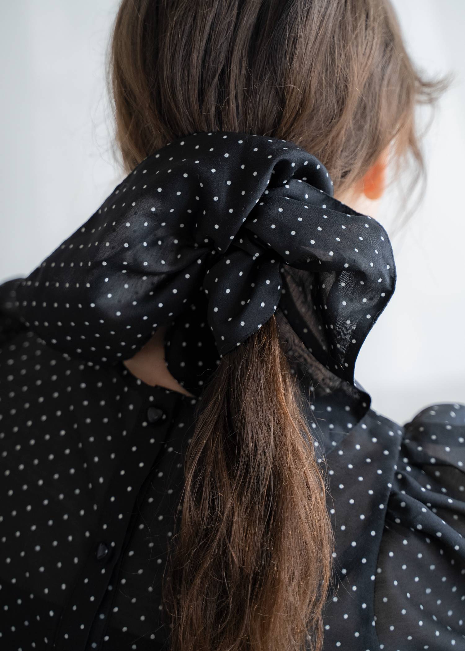 volume sleeve dot scrunchie BL