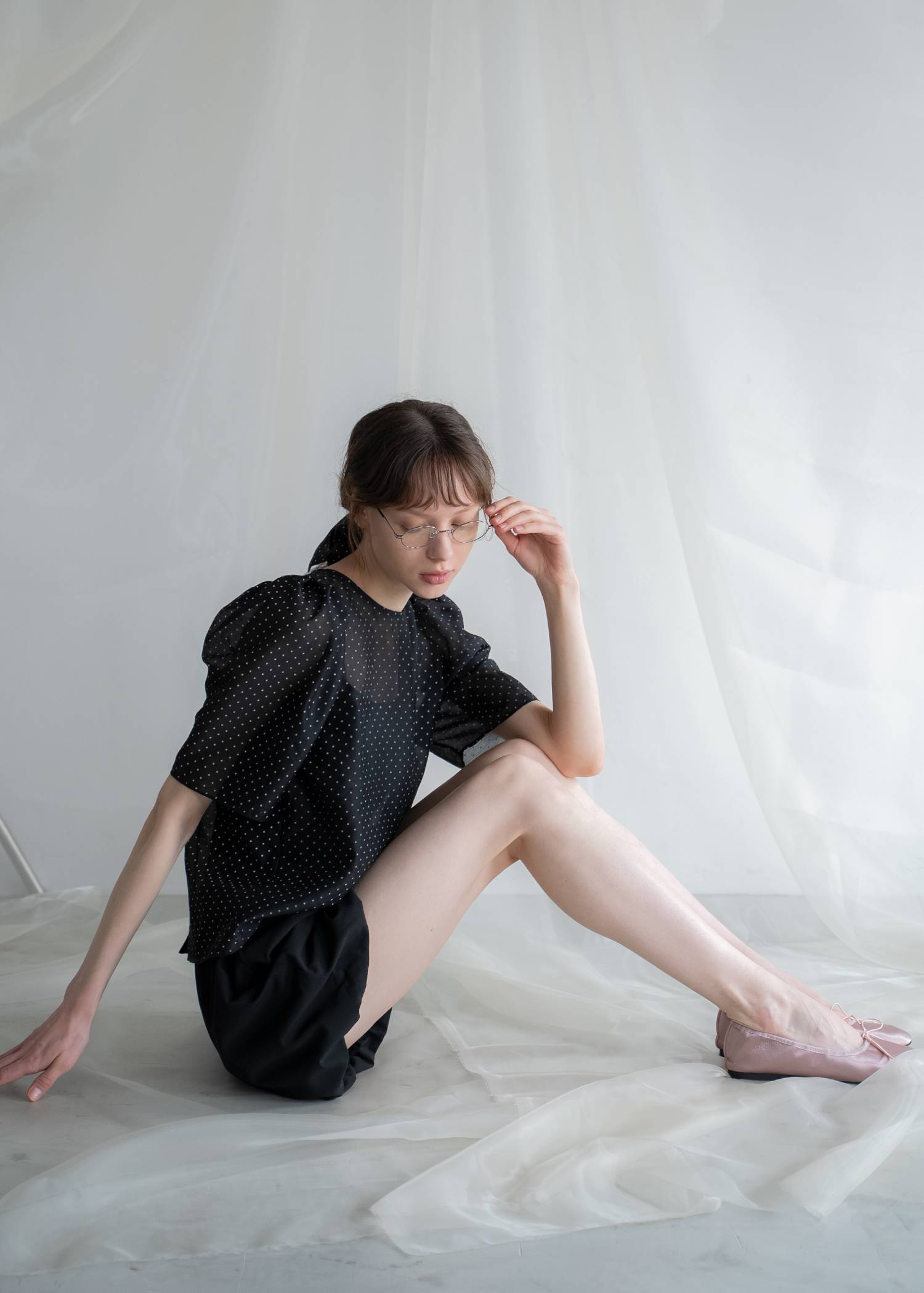 volume sleeve dot scrunchie BL