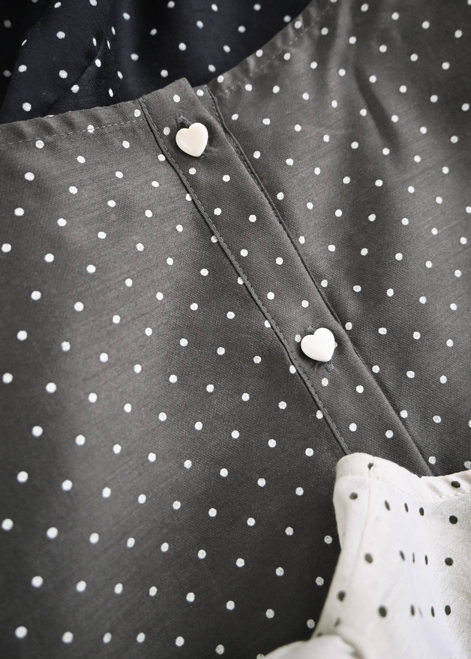 volume sleeve dot scrunchie BL