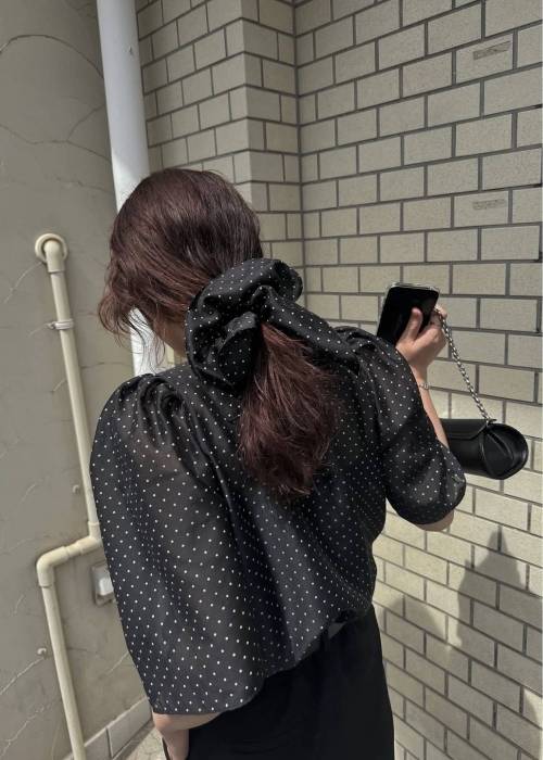 volume sleeve dot scrunchie BL