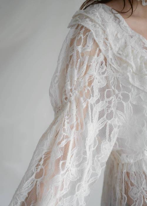 tiered frill neck volume sleeve lace BL