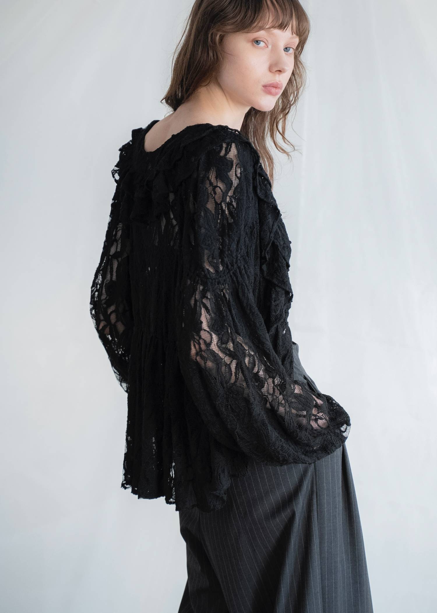 tiered frill neck volume sleeve lace BL