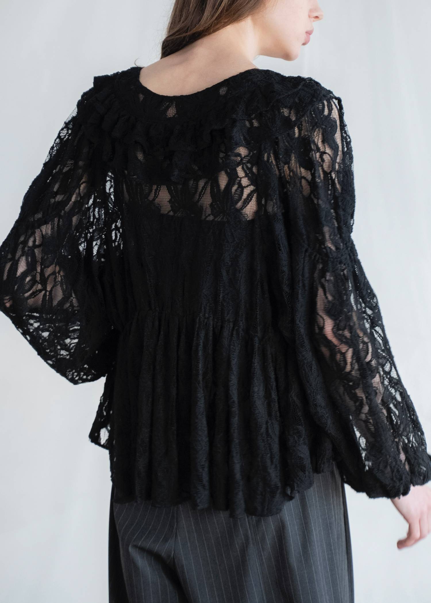 tiered frill neck volume sleeve lace BL