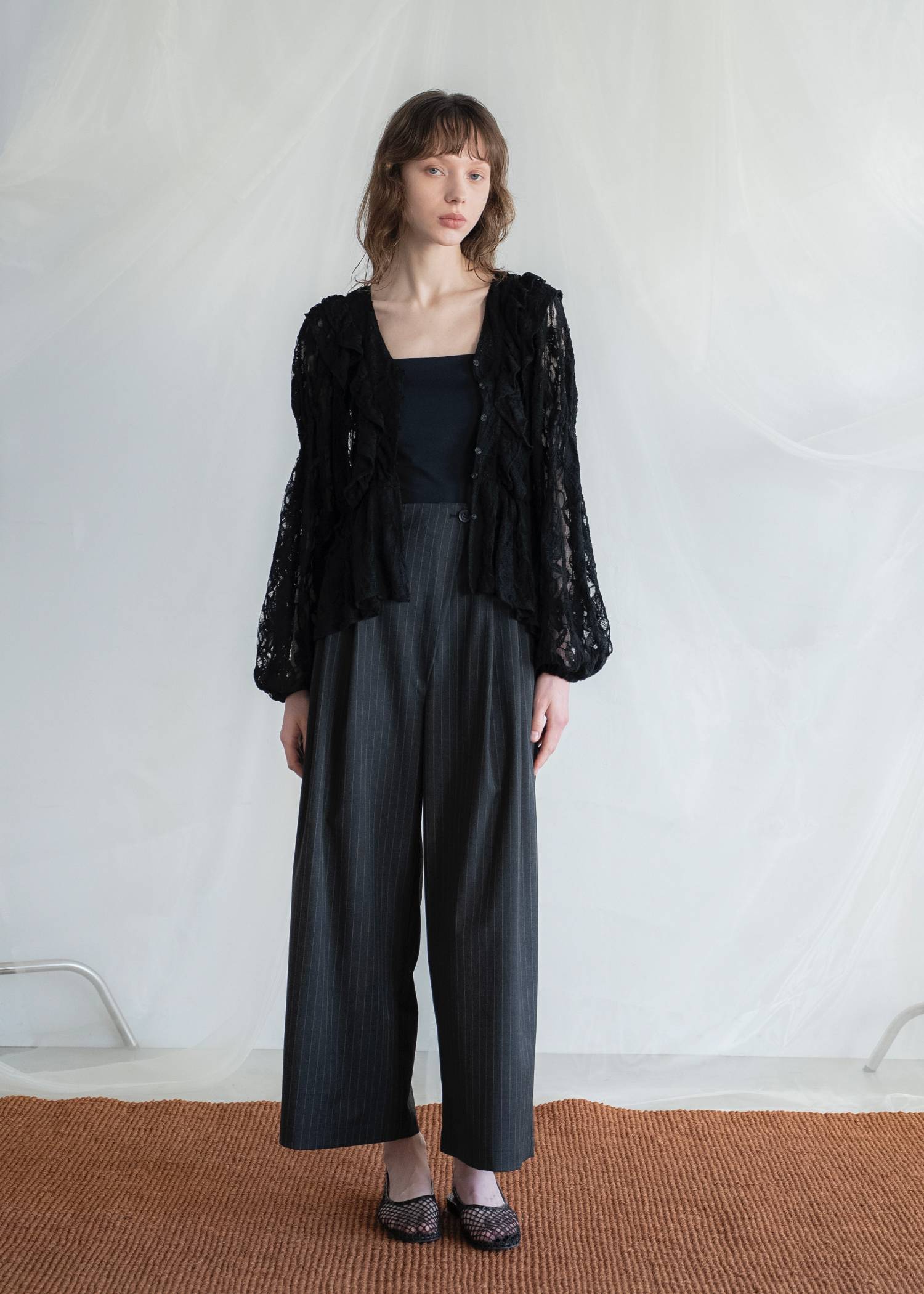 tiered frill neck volume sleeve lace BL