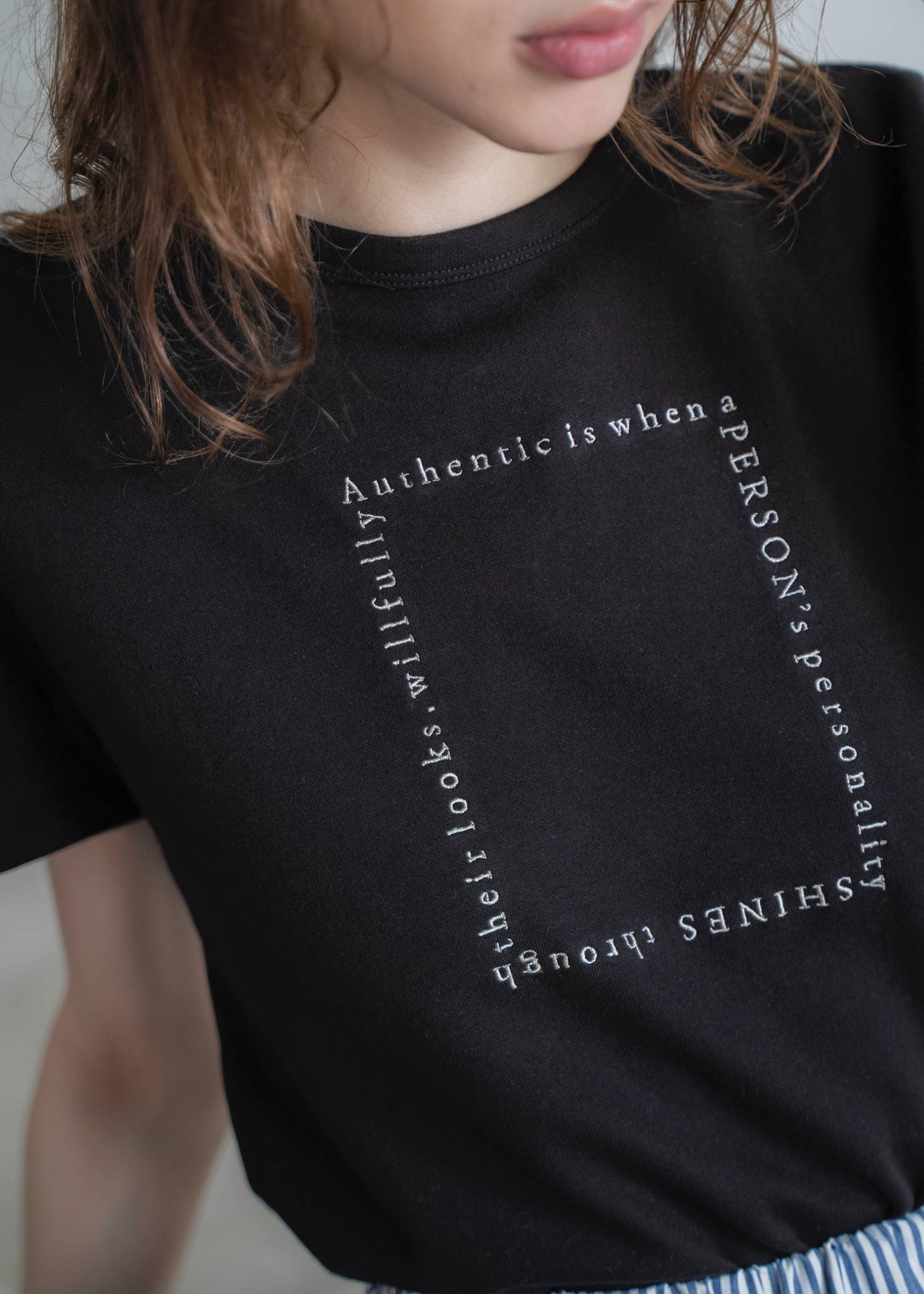 embroidery square logo pack T-shirt