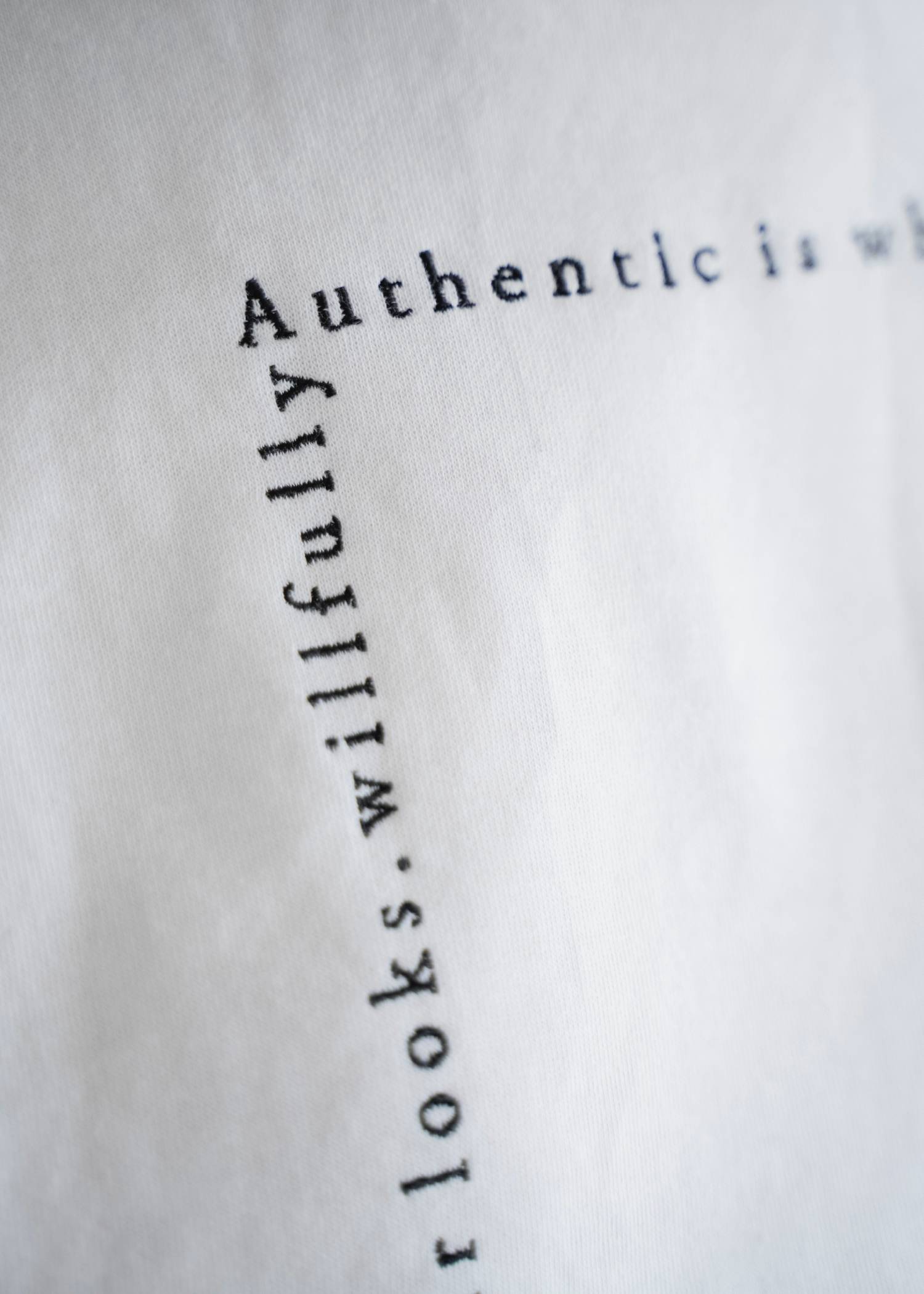 embroidery square logo pack T-shirt