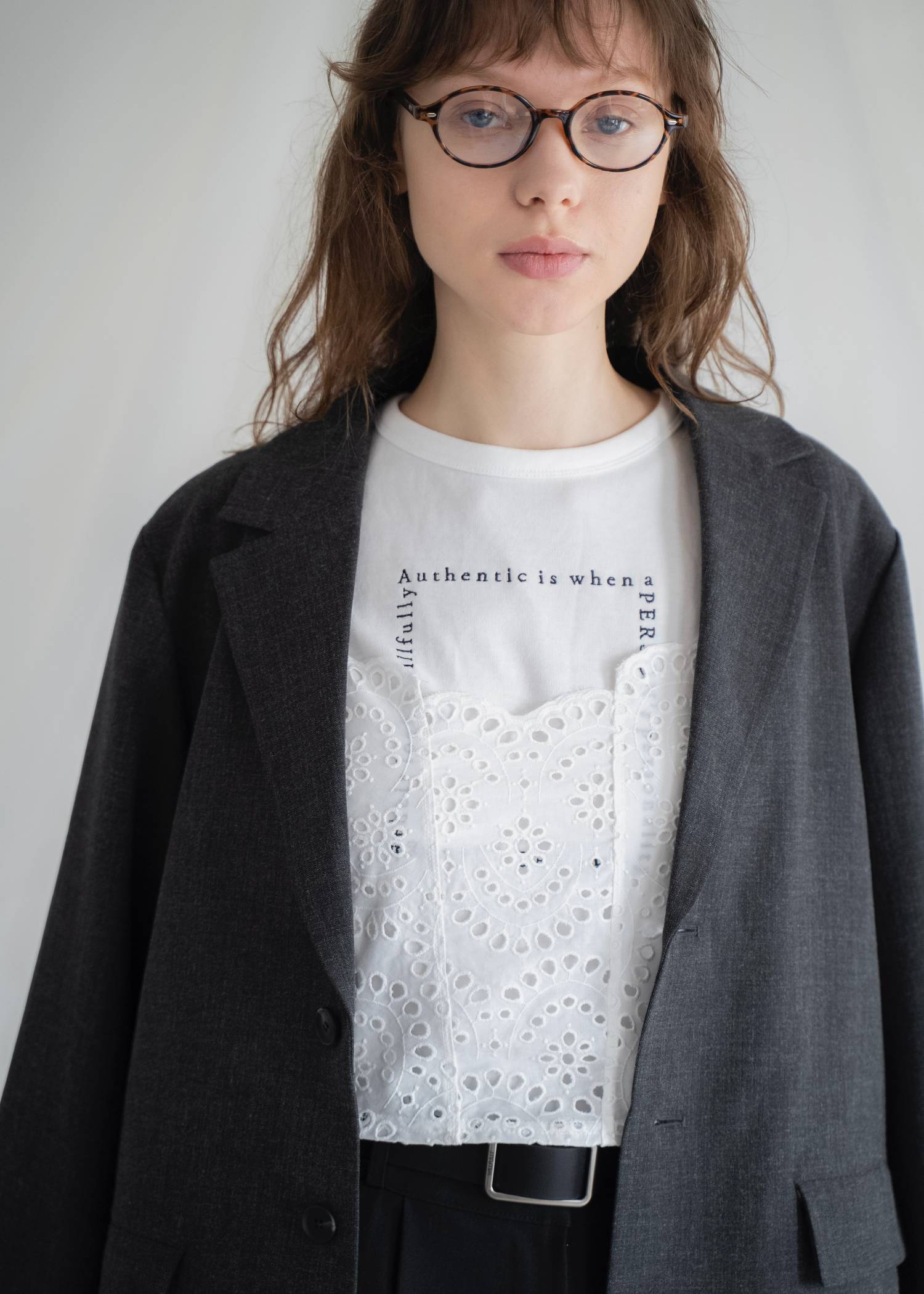 embroidery square logo pack T-shirt