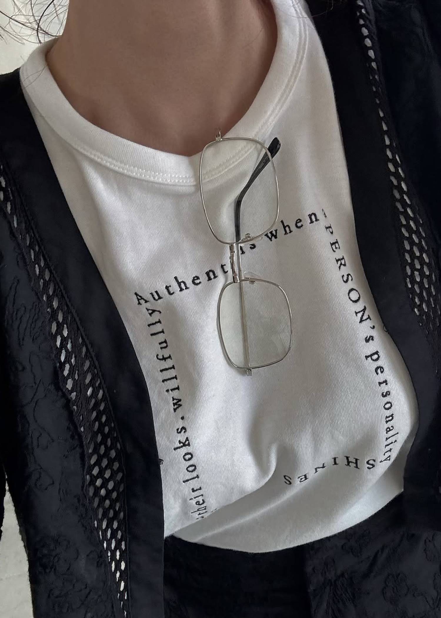 embroidery square logo pack T-shirt