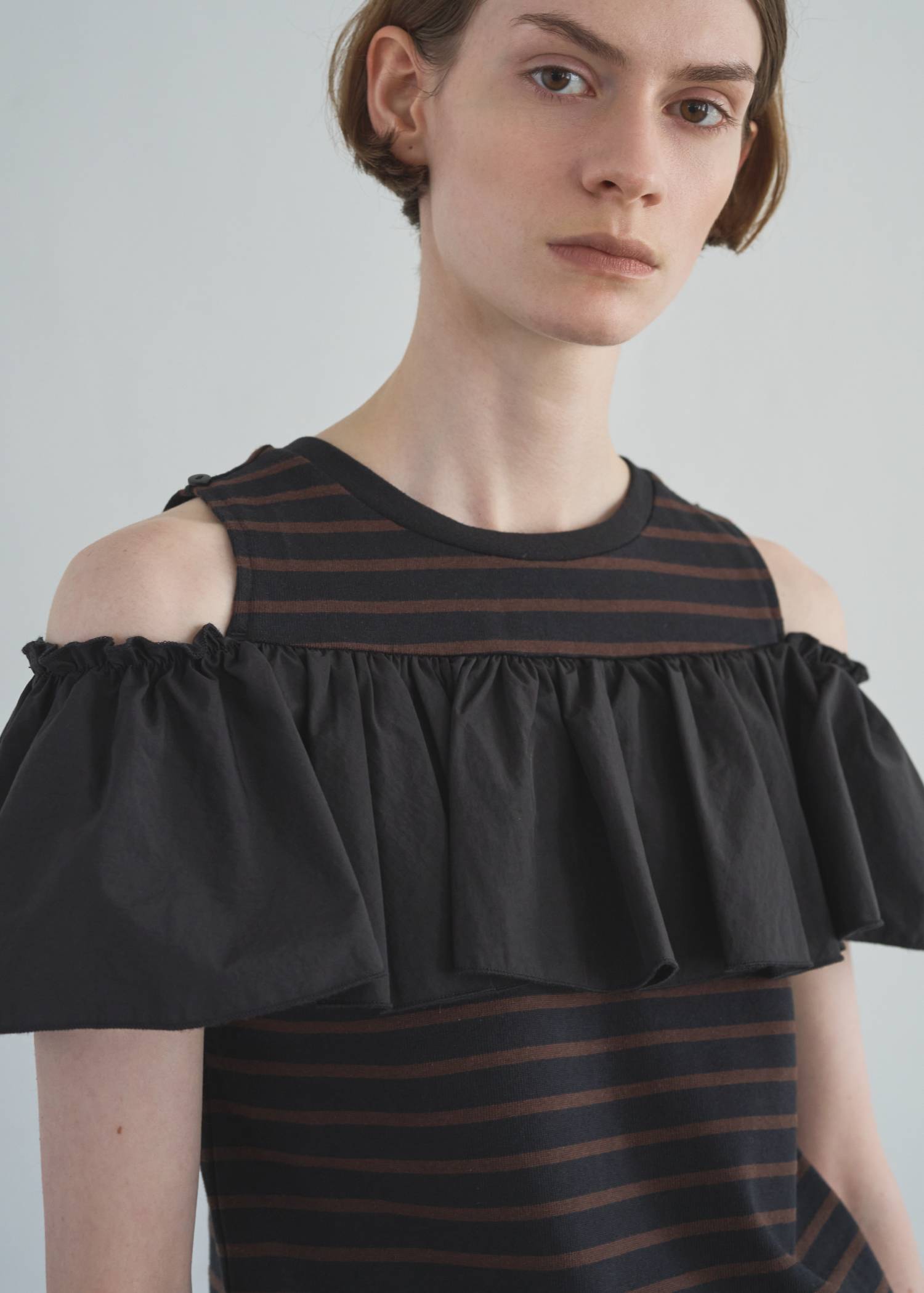 convertible shoulder frill border tops