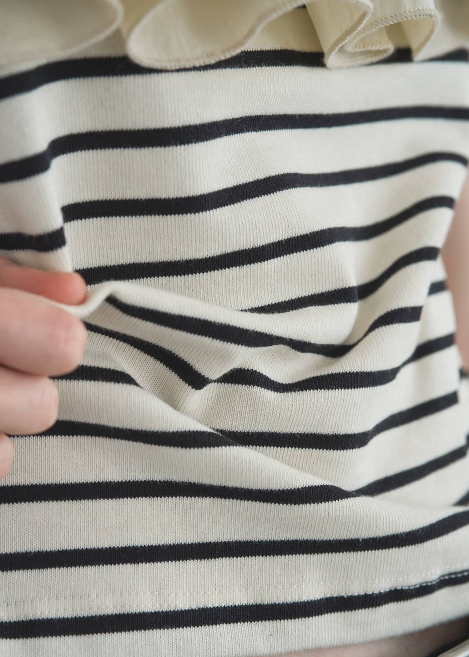 convertible shoulder frill border tops