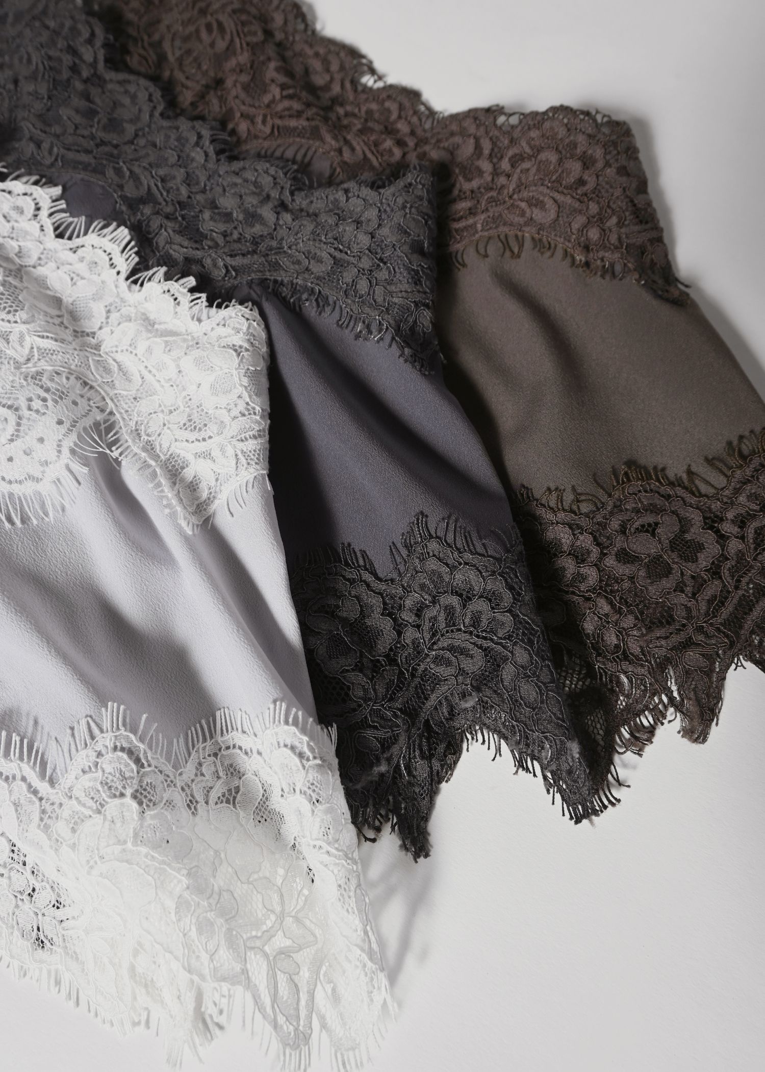 lace cropped bustier cami