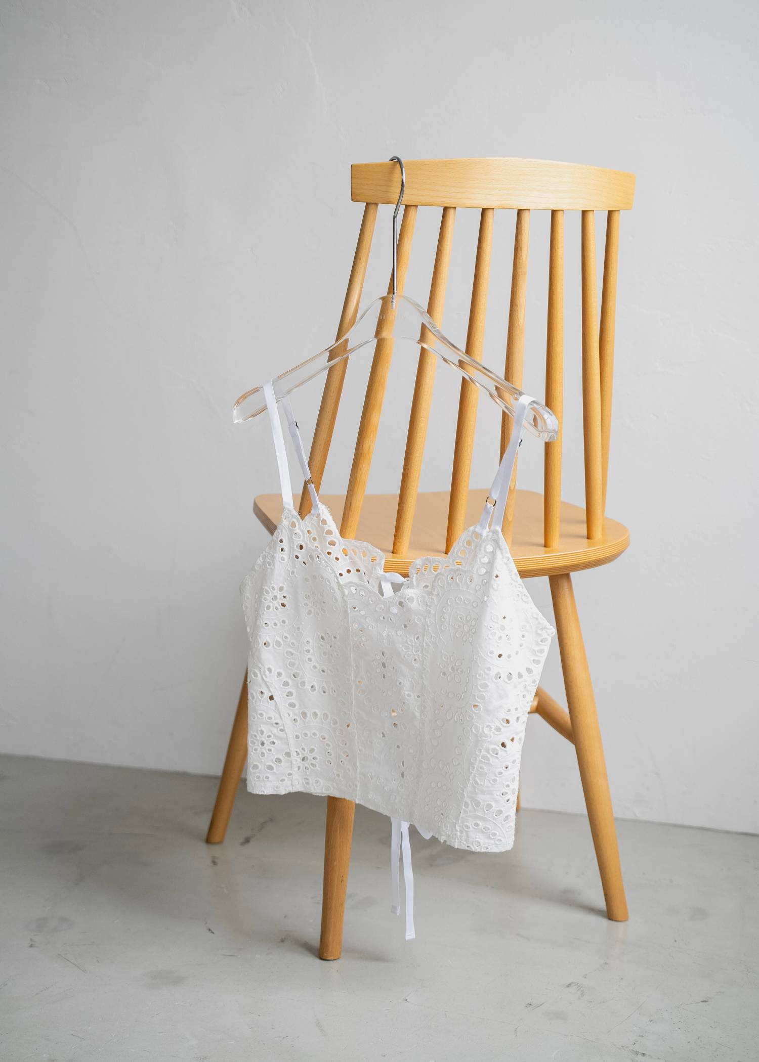 back lace up scalloped lace bustier