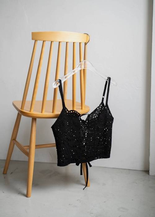 back lace up scalloped lace bustier
