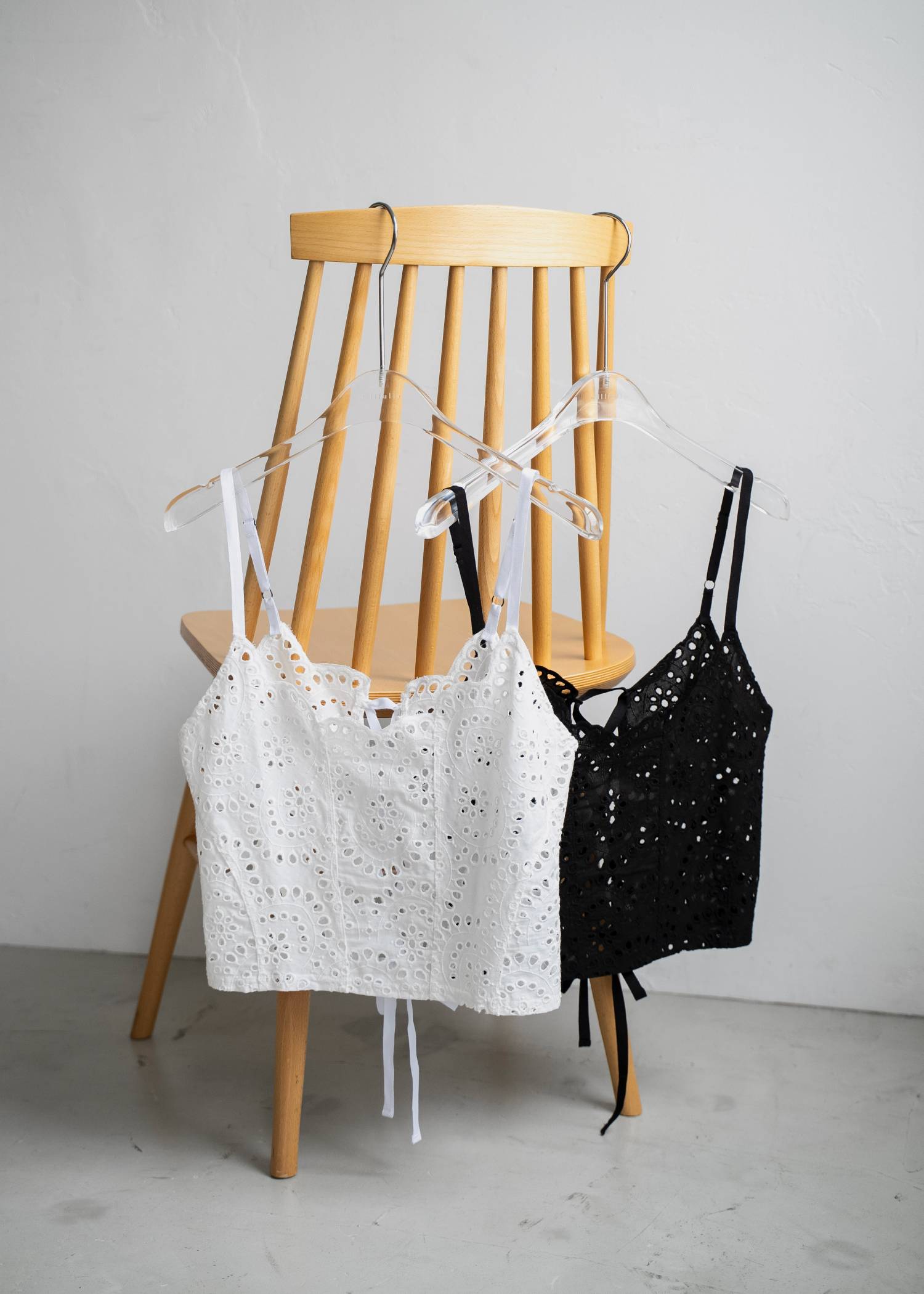 back lace up scalloped lace bustier