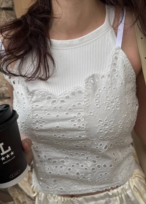 back lace up scalloped lace bustier