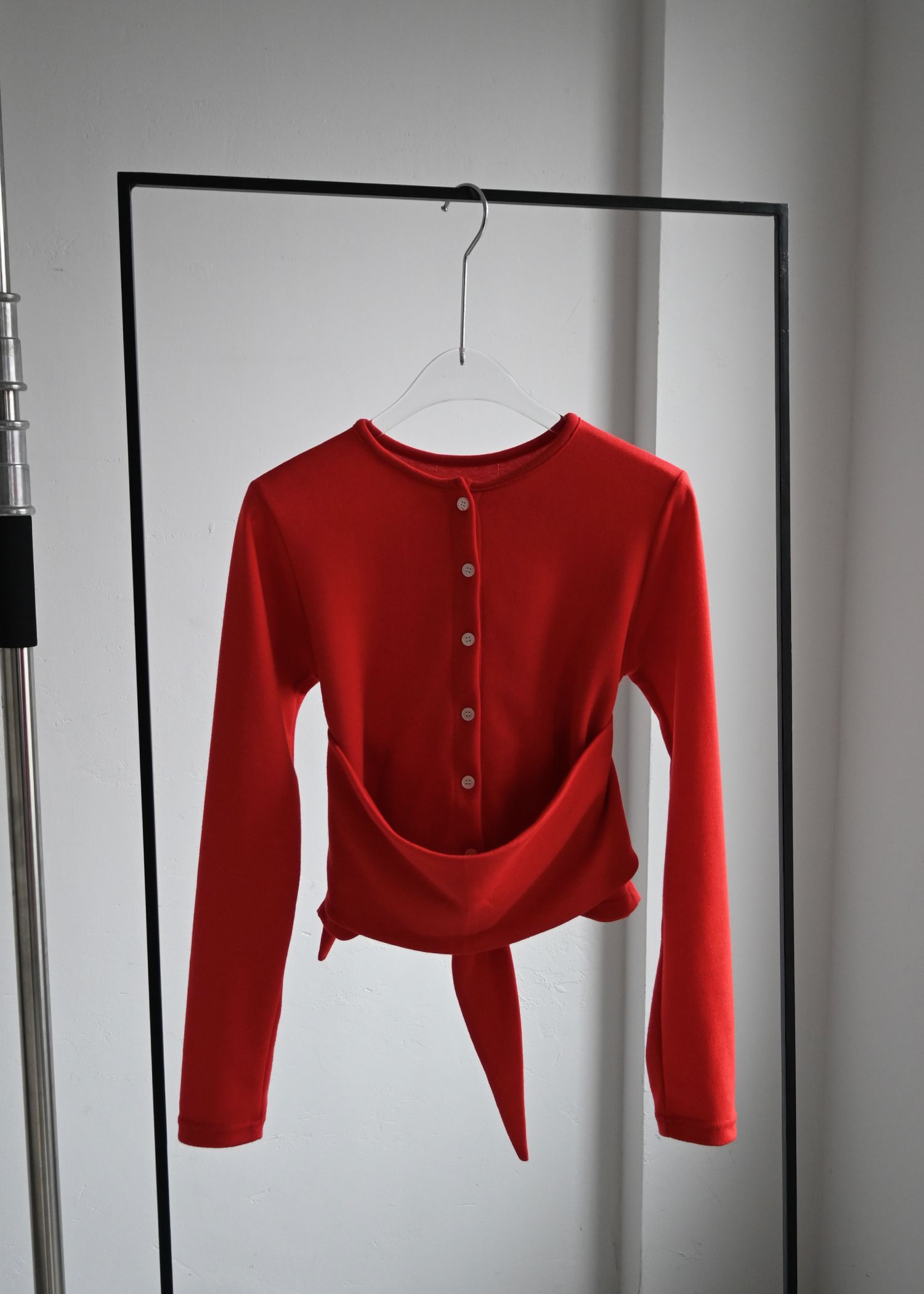 arrange waist cut and sew tops