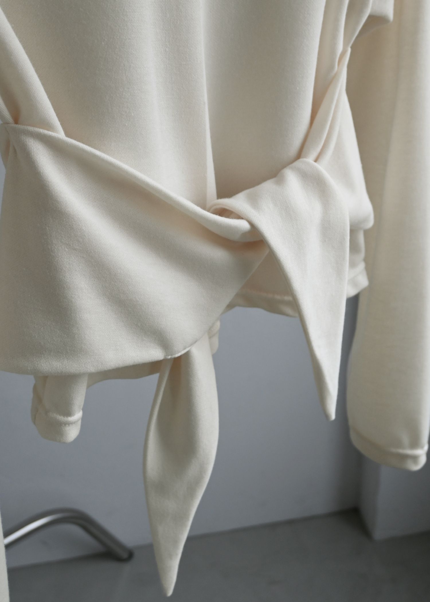 arrange waist cut and sew tops