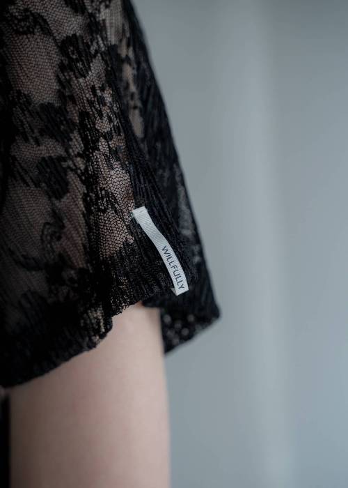 sheer floral pleated lace T-shirt