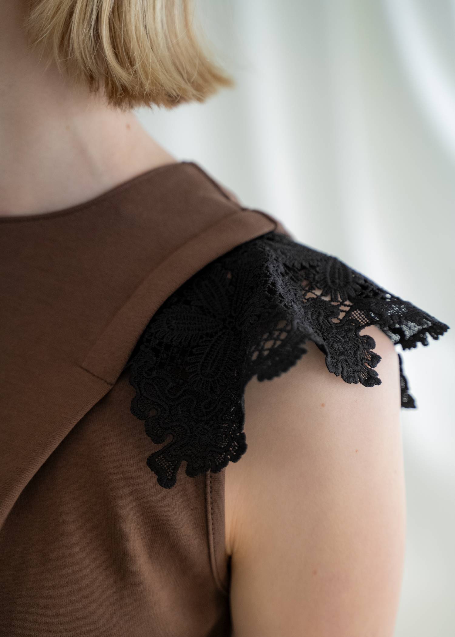 2way detachable lace no sleeve tops