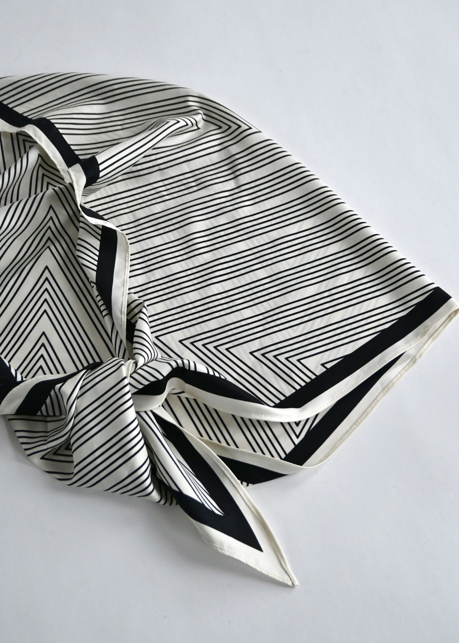 chevron print geometric scarf