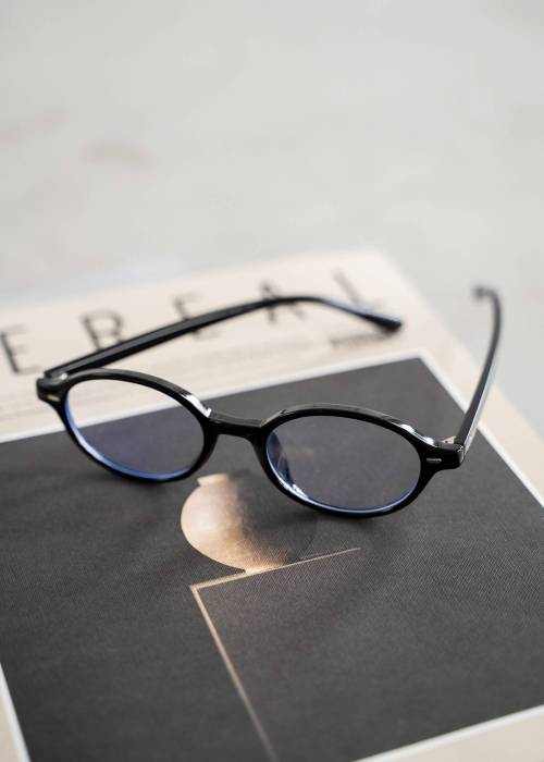 round frame clear glasses
