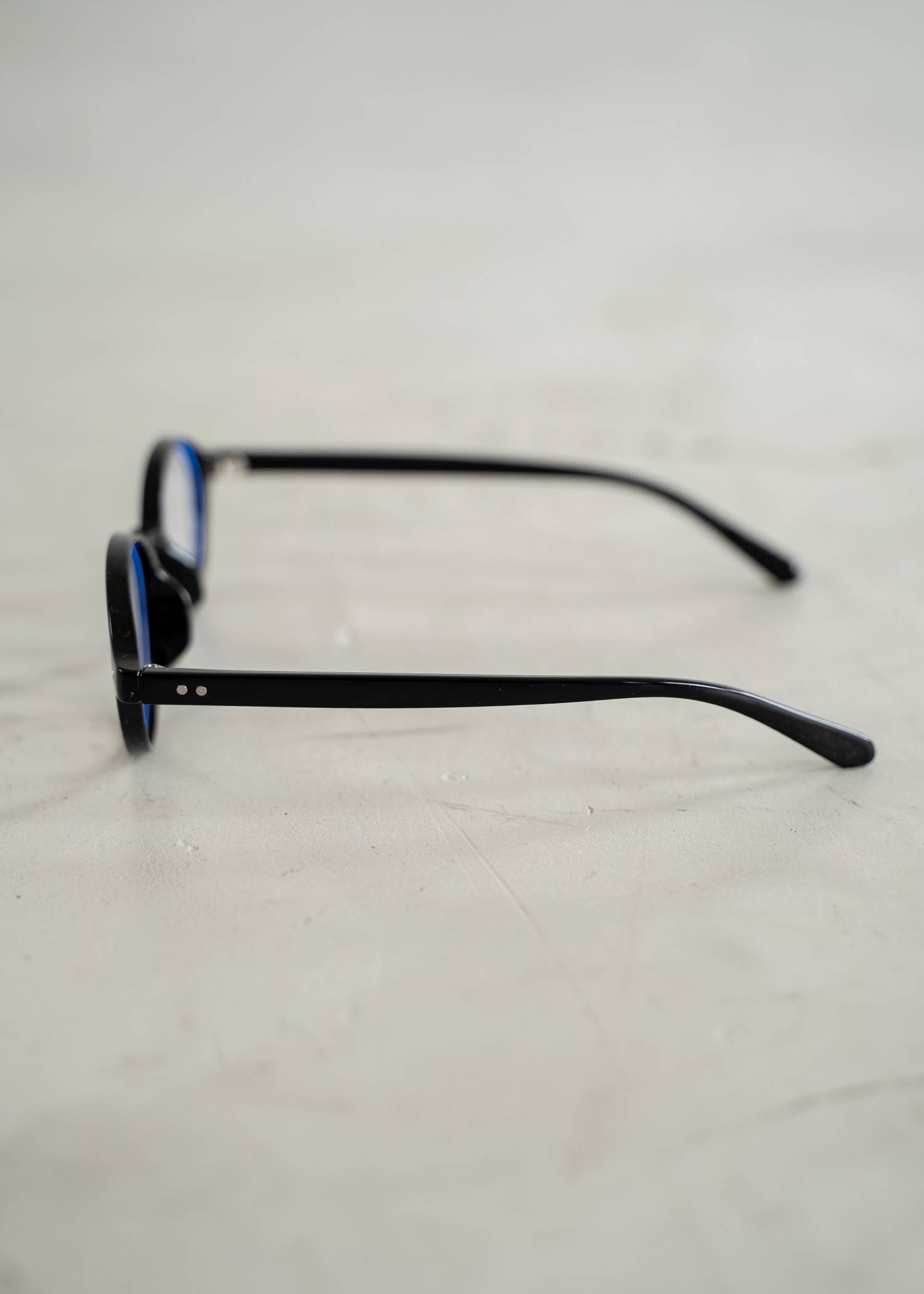 round frame clear glasses