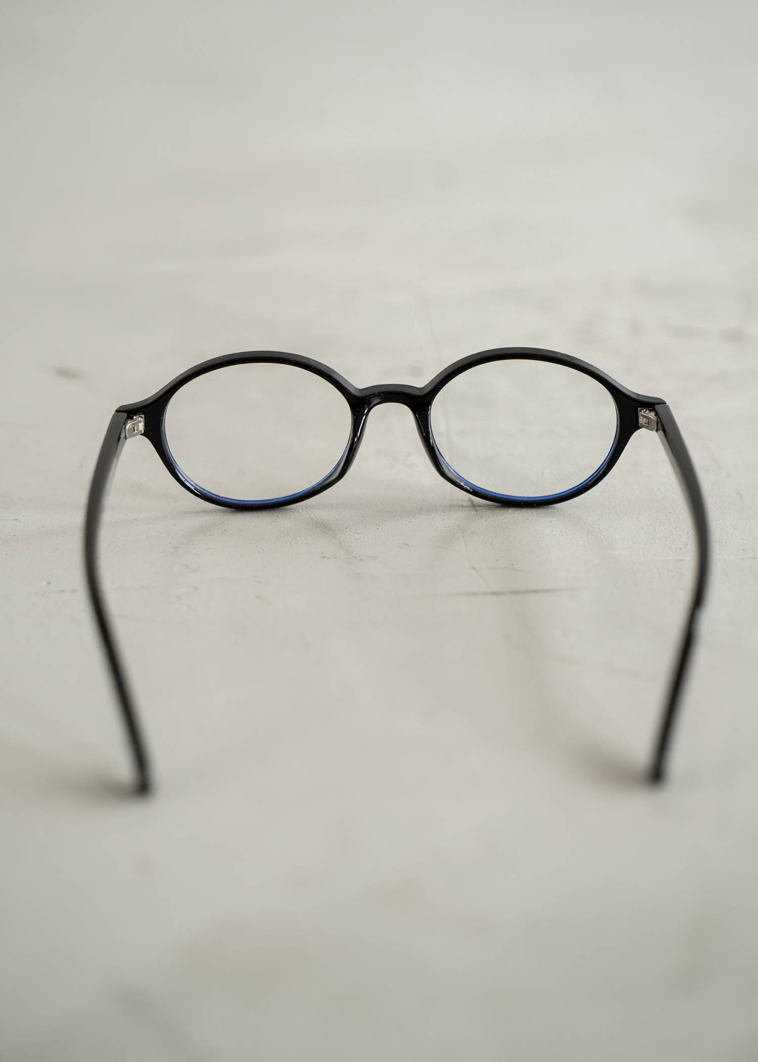 round frame clear glasses