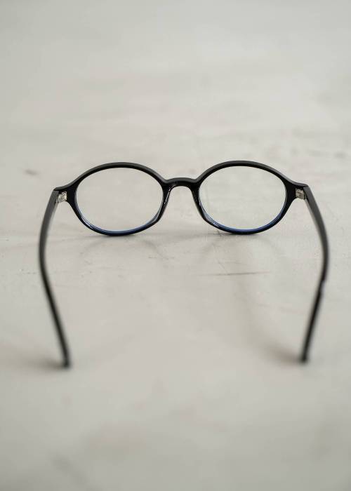 round frame clear glasses