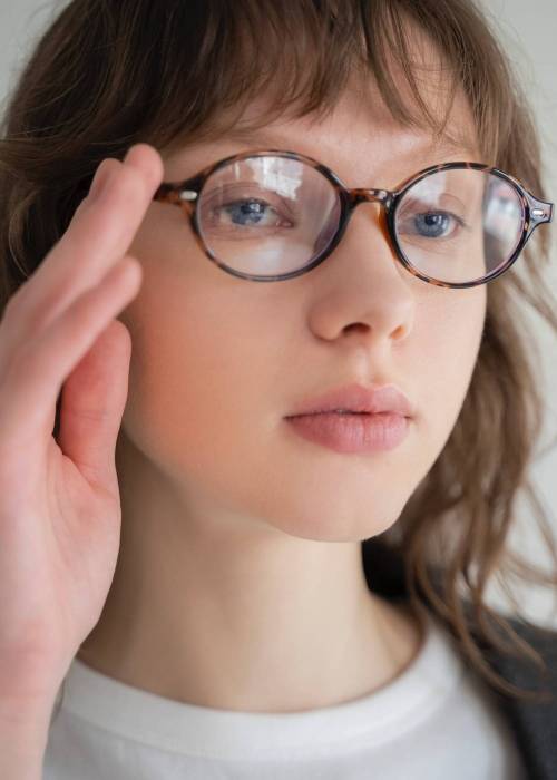 round frame clear glasses