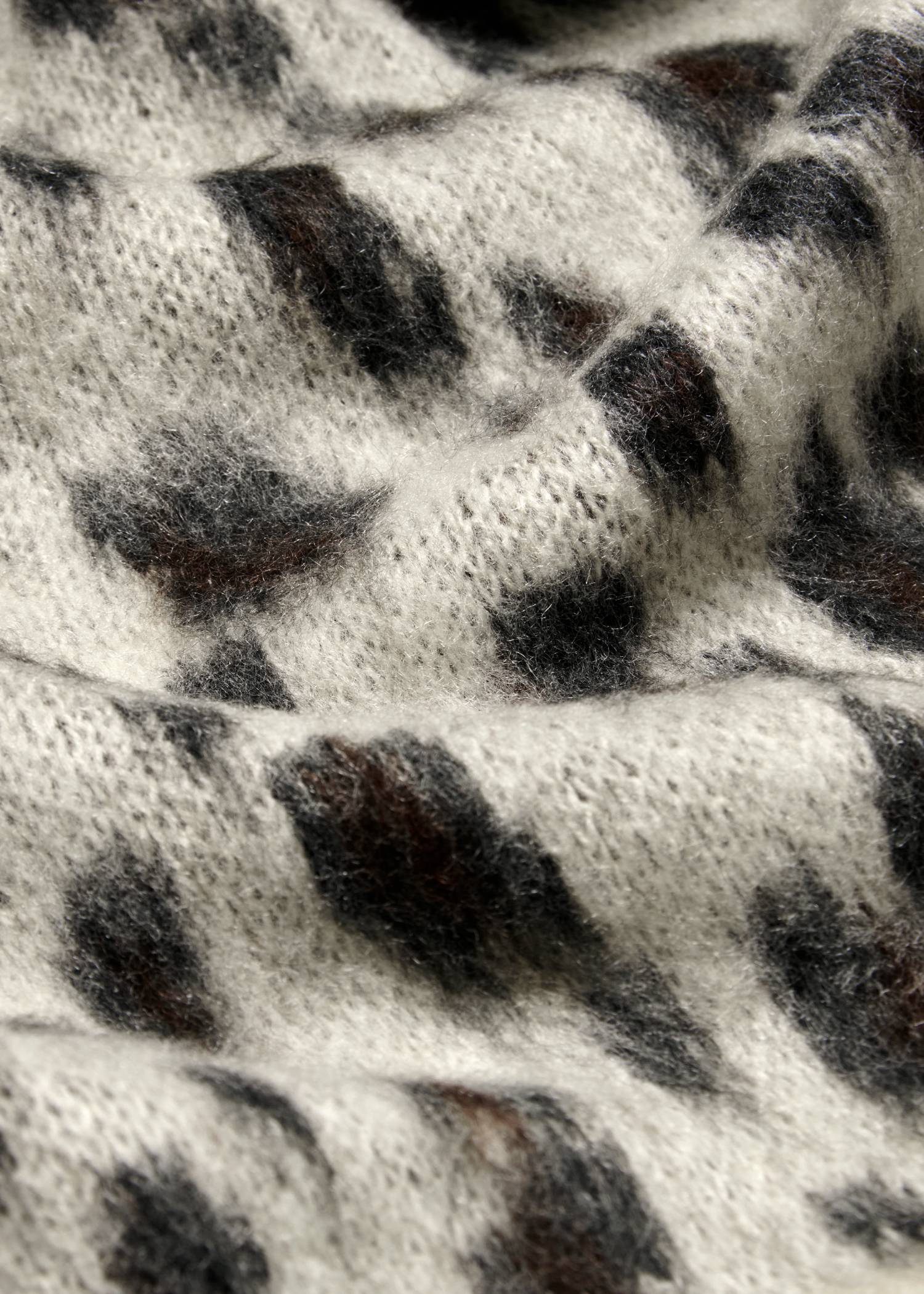leopard jacquard reversible cropped knit cardigan