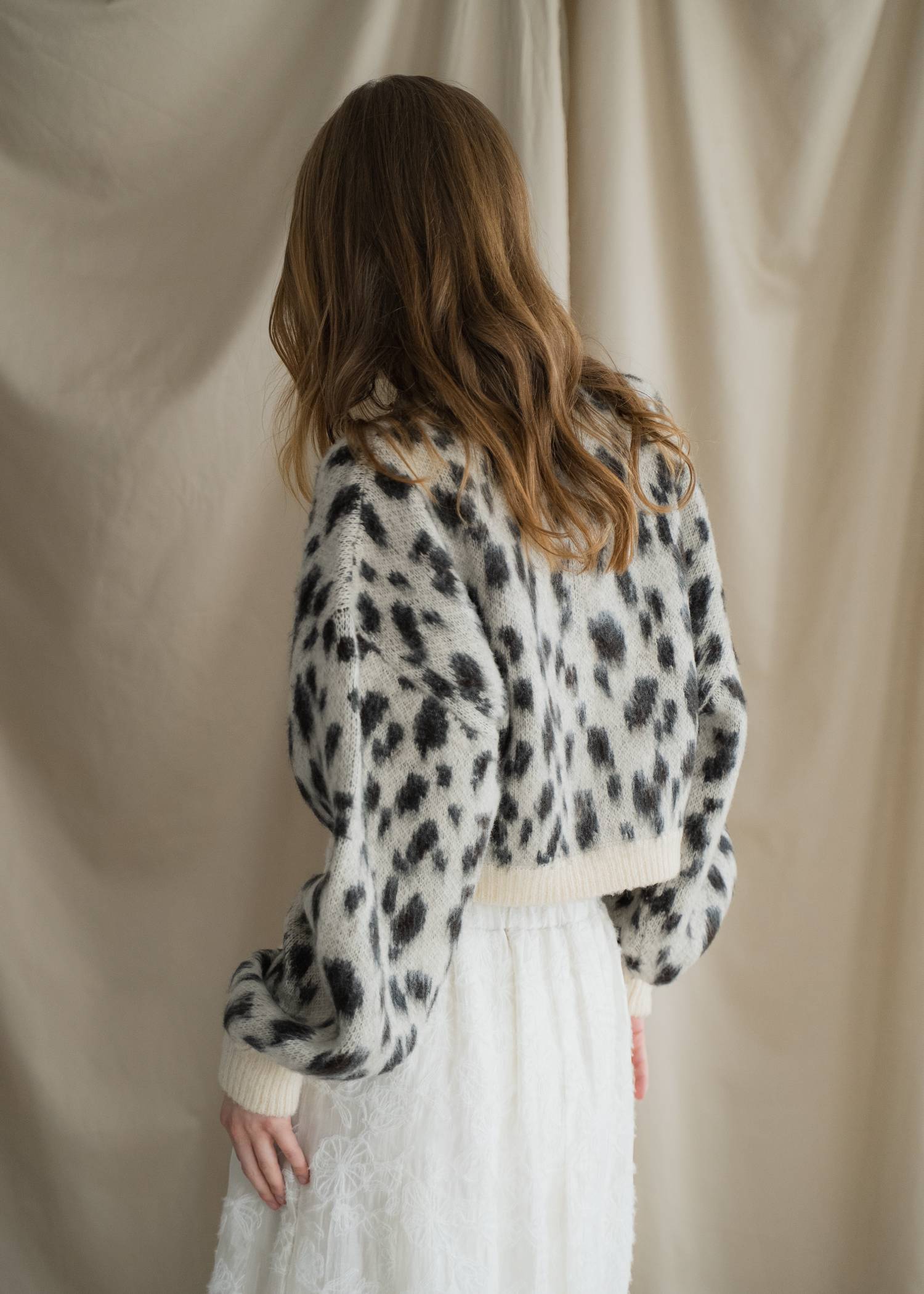 leopard jacquard reversible cropped knit cardigan