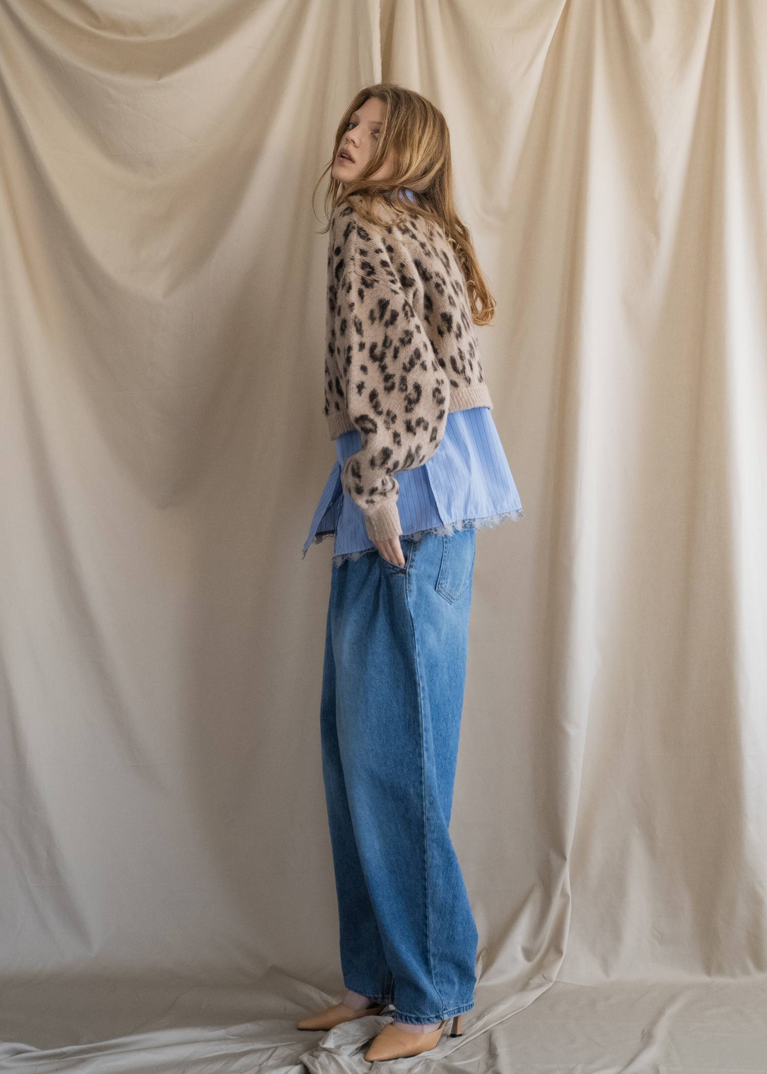 leopard jacquard reversible cropped knit cardigan