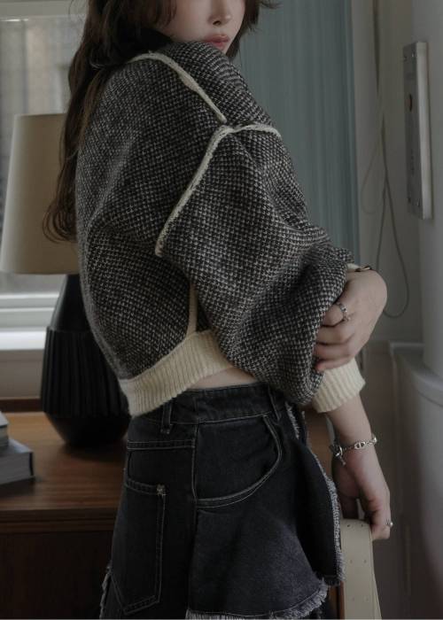 leopard jacquard reversible cropped knit cardigan