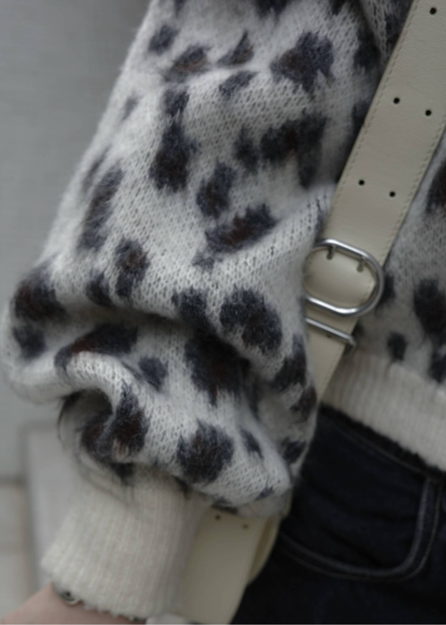 leopard jacquard reversible cropped knit cardigan