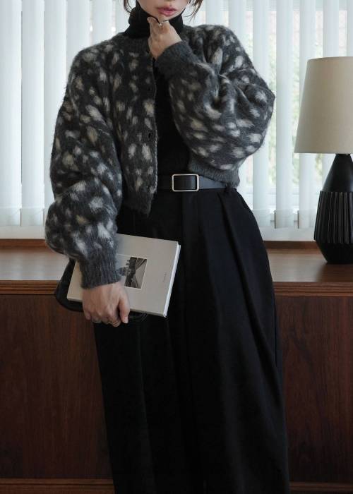 leopard jacquard reversible cropped knit cardigan