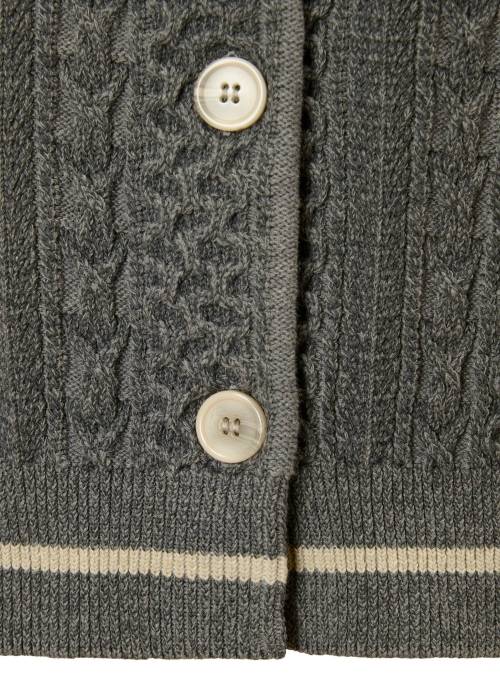 mixing yarns cable patch knit