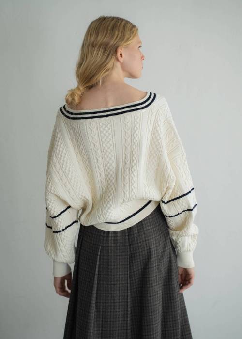 mixing yarns cable patch knit