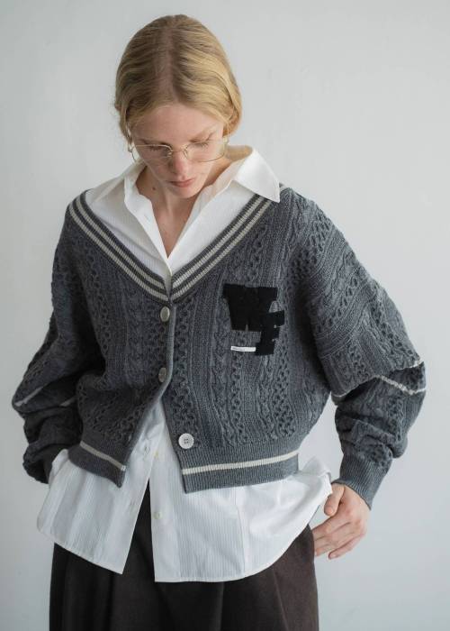mixing yarns cable patch knit