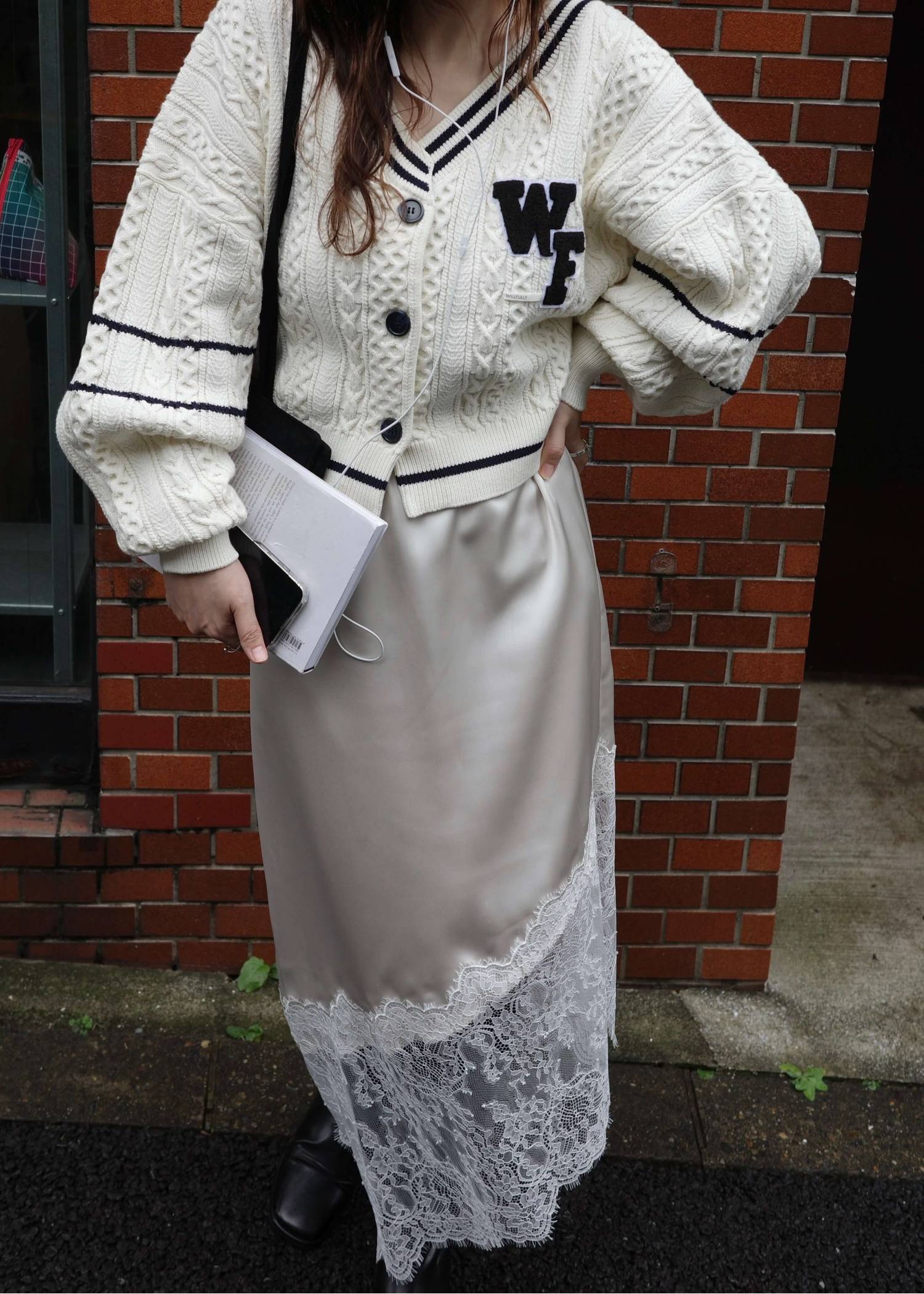 mixing yarns cable patch knit