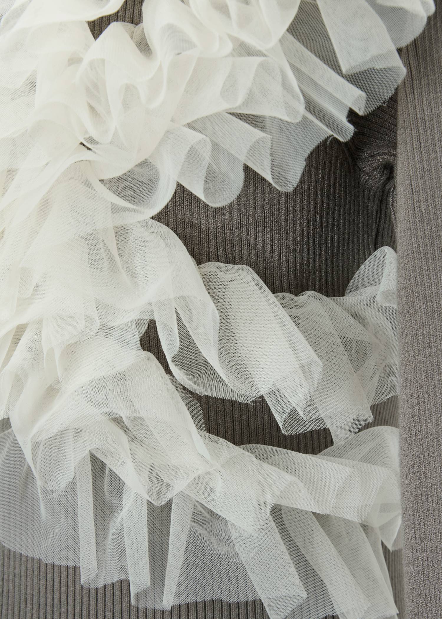 tulle frill neckline rib knit