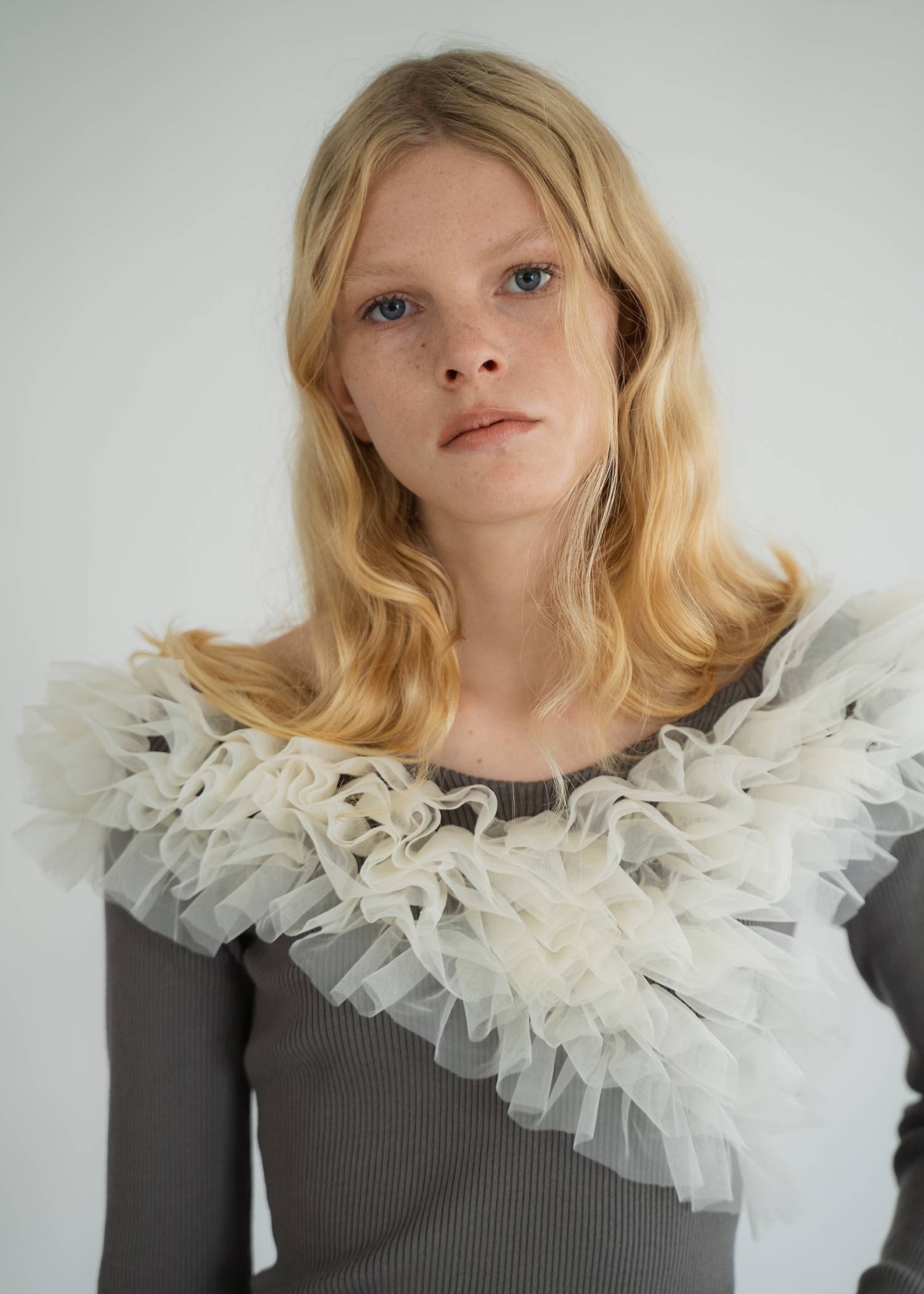 tulle frill neckline rib knit