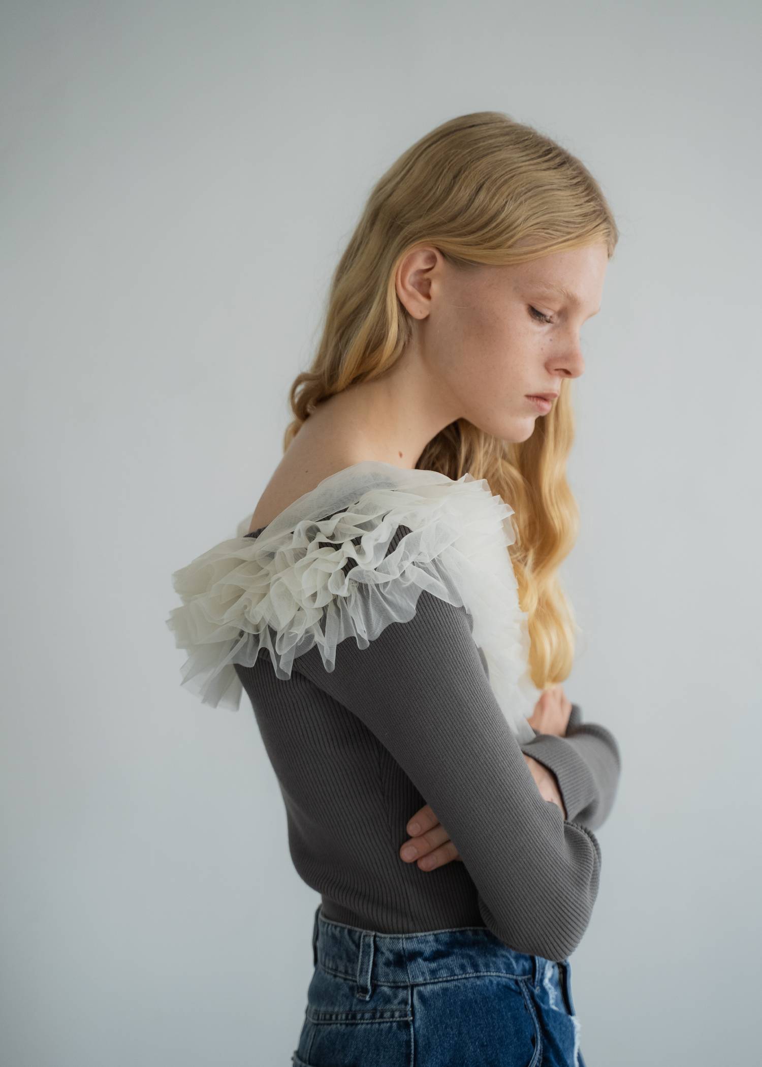 tulle frill neckline rib knit