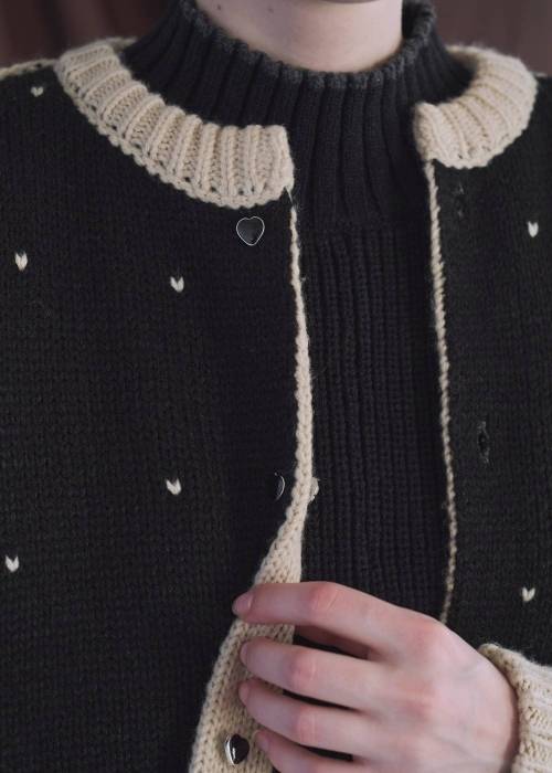 long heart dot jacquard reversible knit cardigan