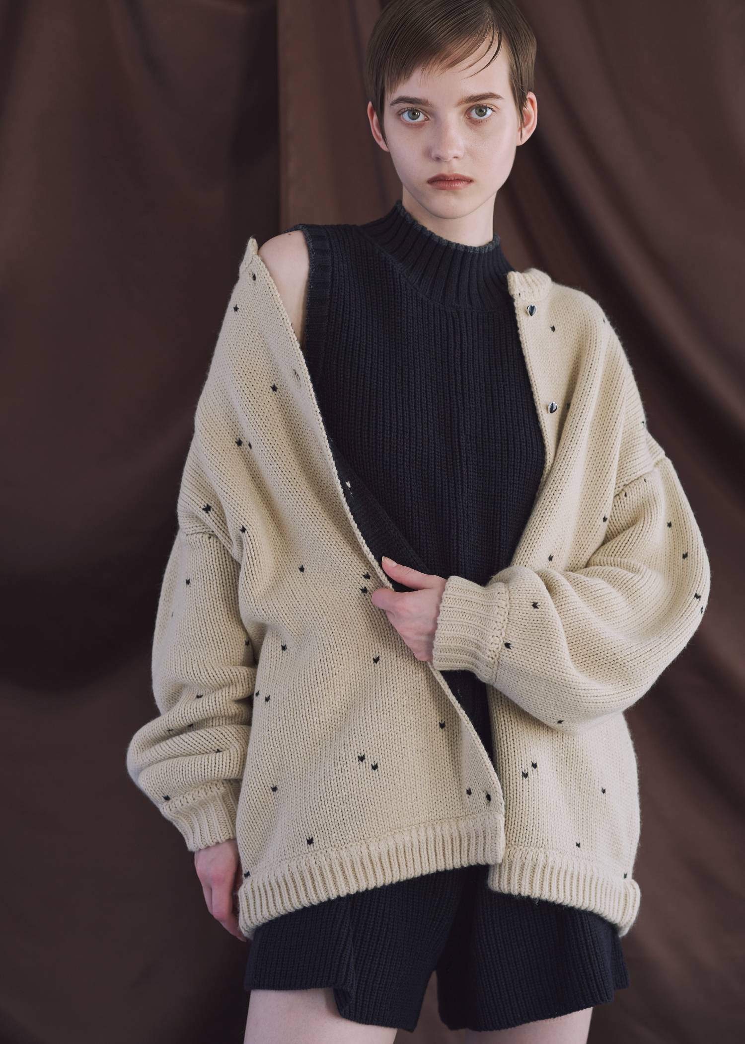 long heart dot jacquard reversible knit cardigan