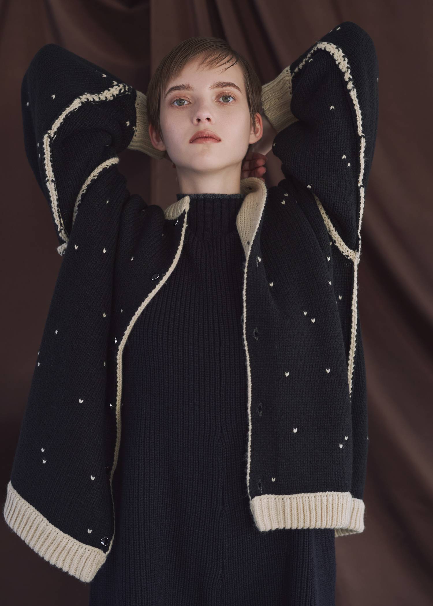 long heart dot jacquard reversible knit cardigan