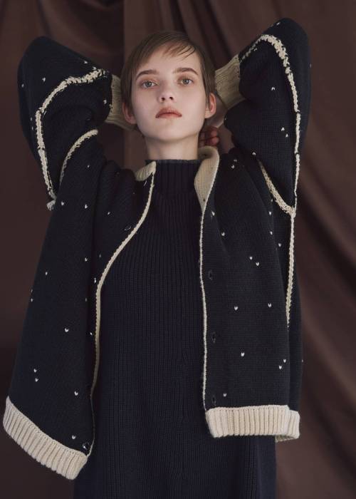 long heart dot jacquard reversible knit cardigan