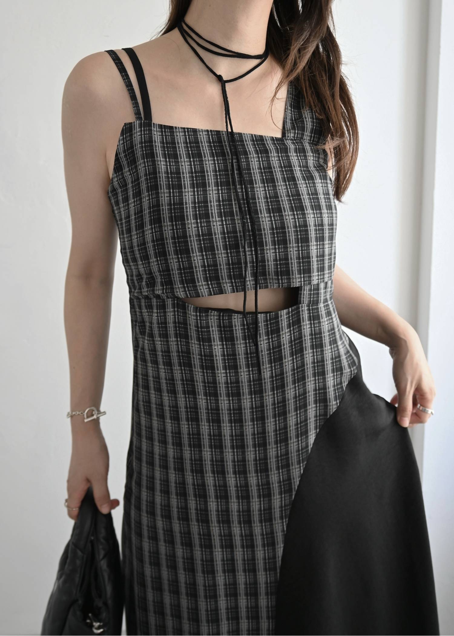 asymmetry panel waist cutout OP