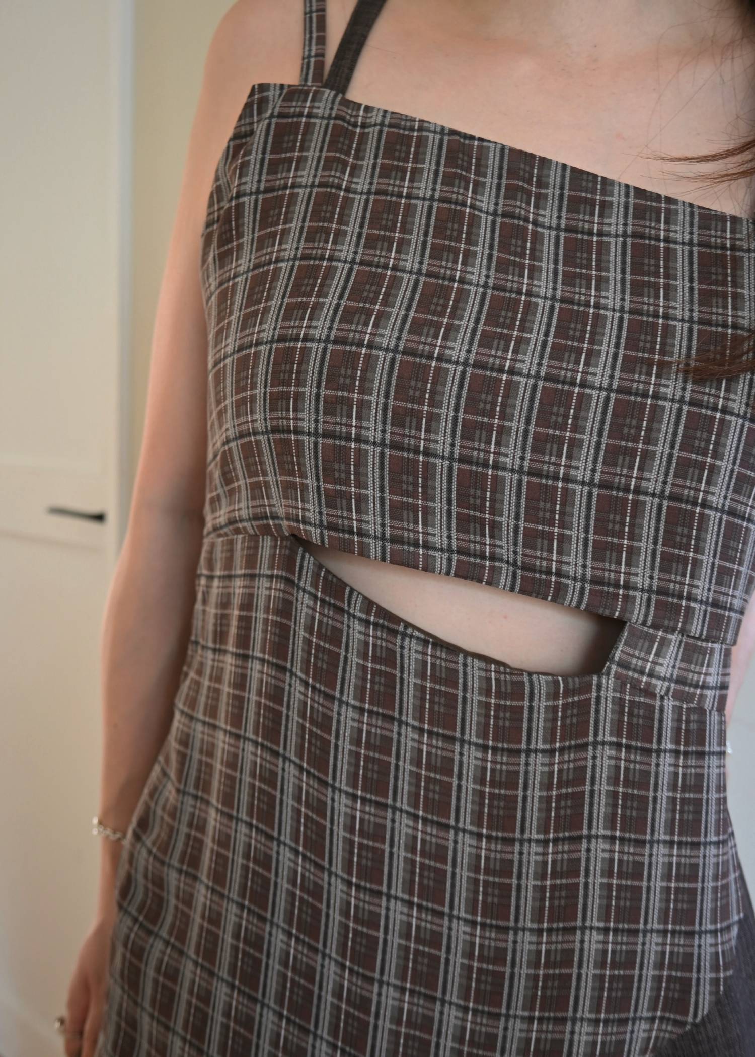 asymmetry panel waist cutout OP