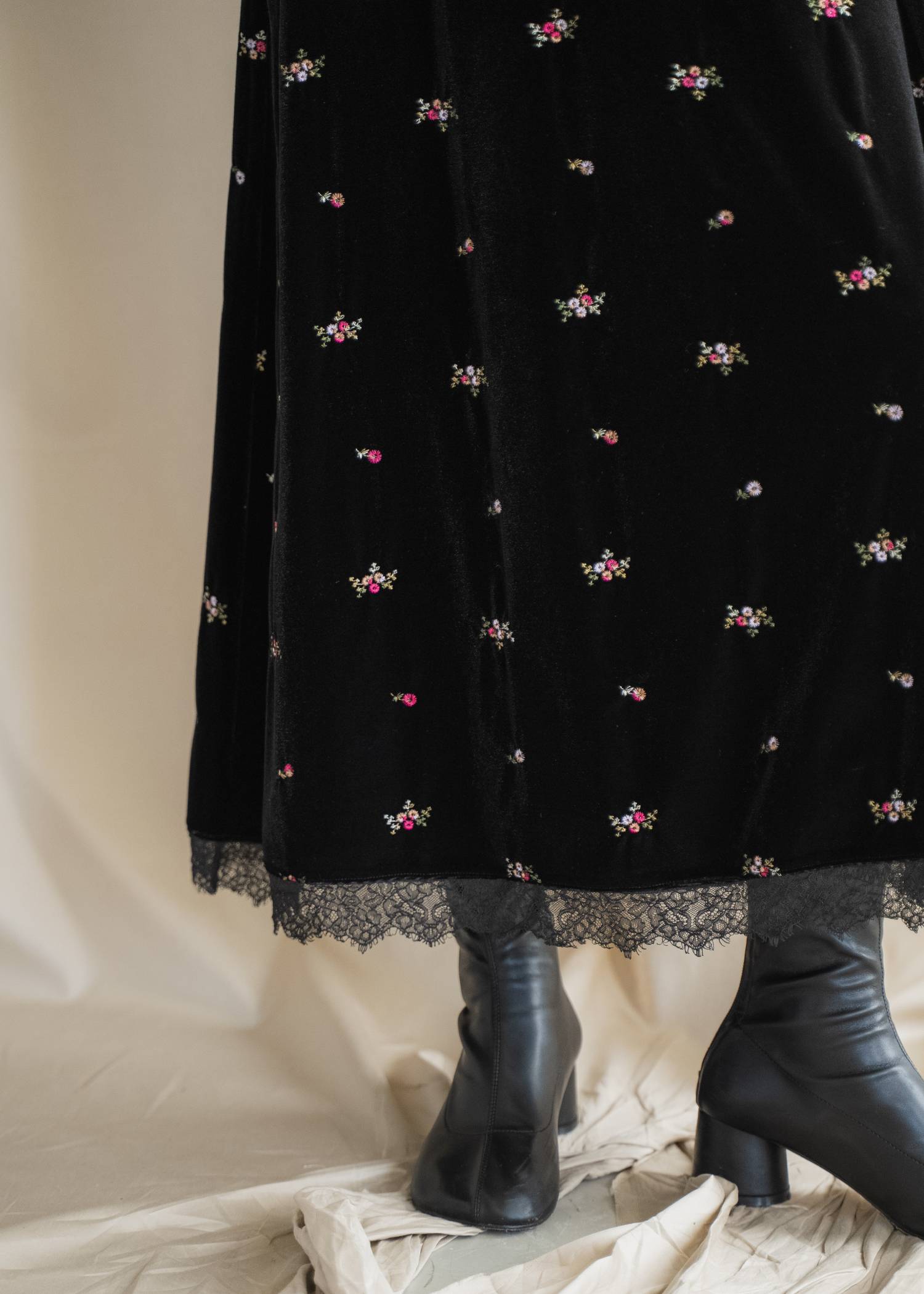 floral embroidery velor OP